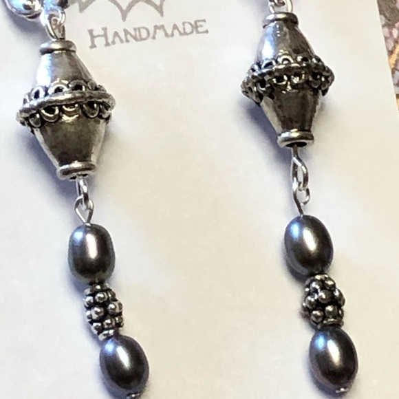 Greyblue pearl and nugget Leverback earrings - Picture 2 of 8